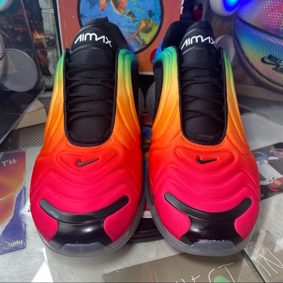 🆕 Nike Air Max 720 'Be True' Size: Mens 15